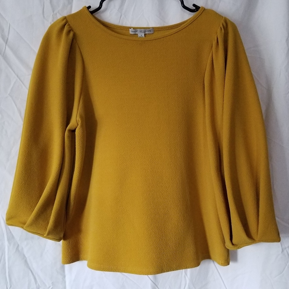Ladies elegant, dressy top, flares at waist